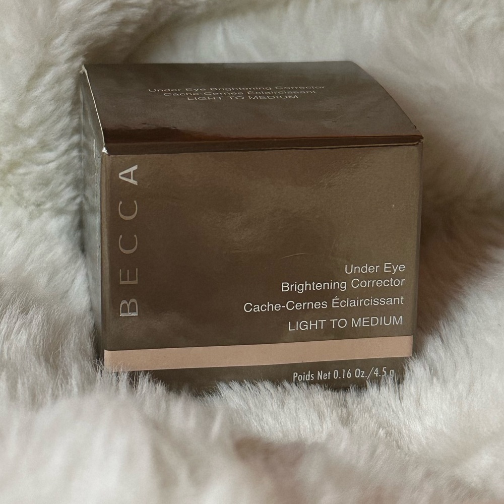 Becca Under Eye Brightening Corrector Light to Medium 0.16 oz. New in Box.